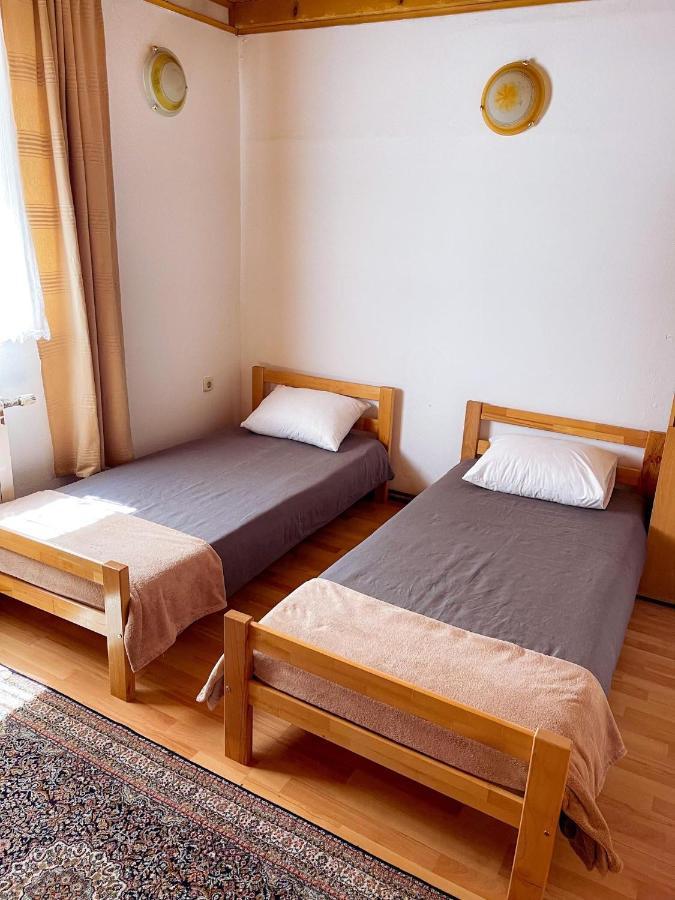 Ferienwohnung Adella Sarajevo Exterior foto